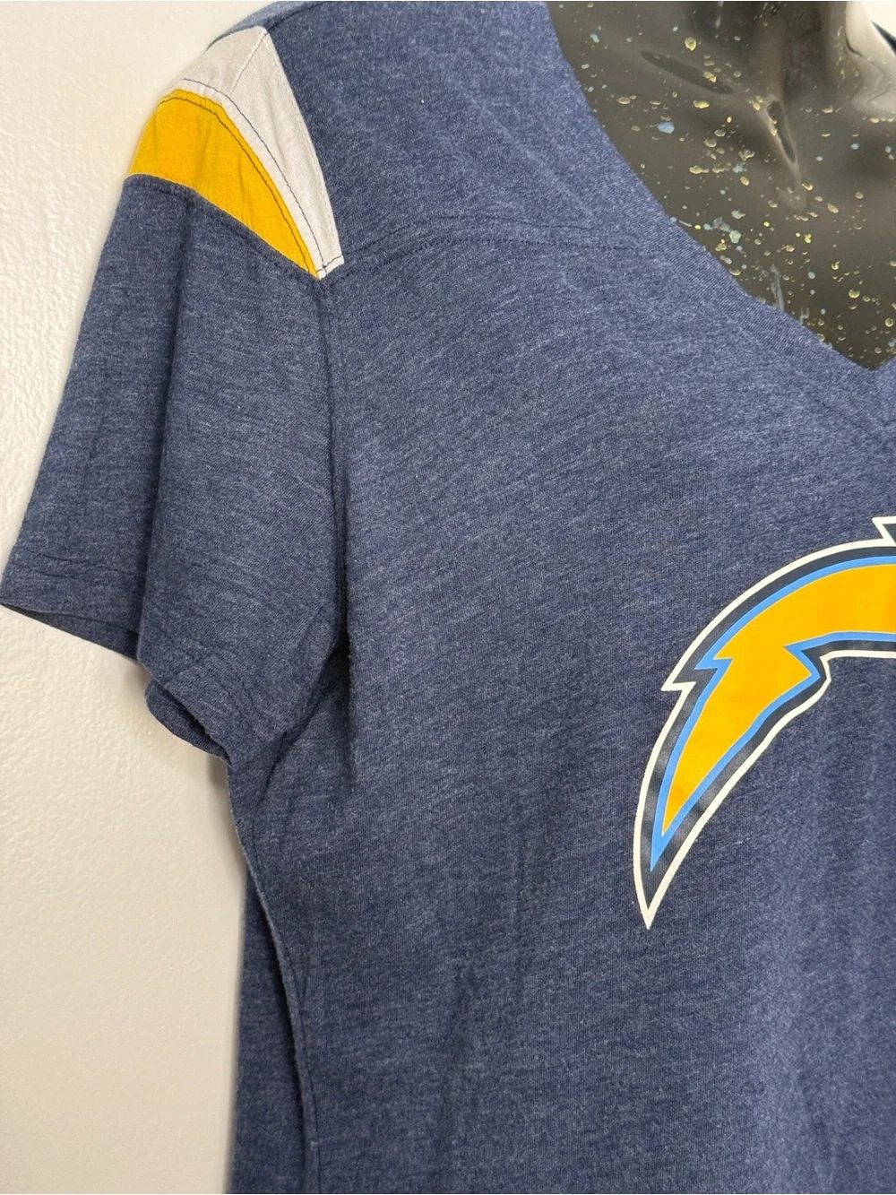 Nike NFL The Chargers  Women Navy Blue V-Neck Team Tee with Yellow Accents -SzXL